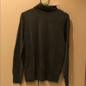 J crew merino wool dk green turtleneck size M NWT